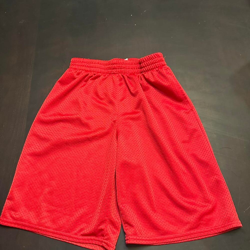 Red athletic shorts size l